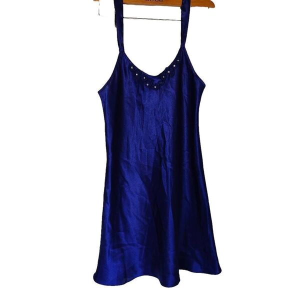 Morgan Taylor Intimates Vintage Night Gown - Picture 1 of 7